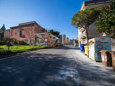 Cambiamo ora zona, dirigendoci in via Omodeo 12, nella zona di San Marcello. Qui, di fronte all�antica villa Giustiniani, dal 2014...